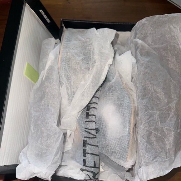 PrettyLittleThing denim kitten heels - Picture 3 of 3